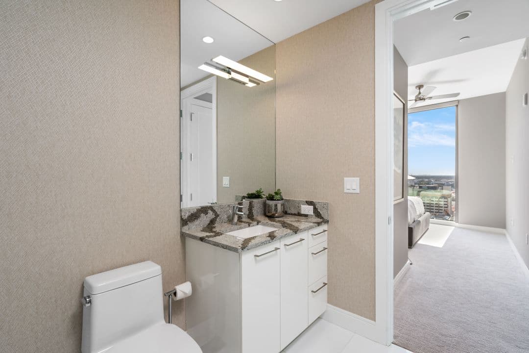 Downtown St Pete Condo gallery image 5