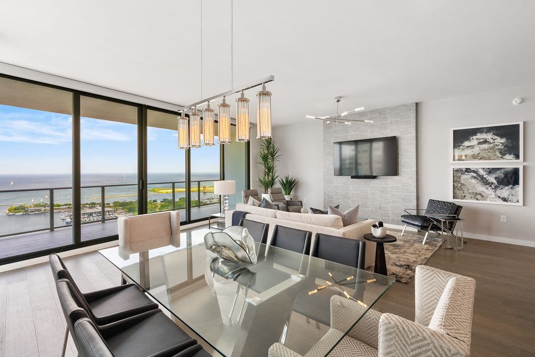 Downtown St Pete Condo gallery image 3