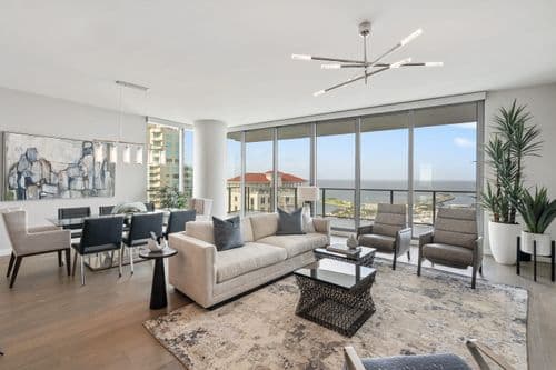 Downtown St Pete condo image 10