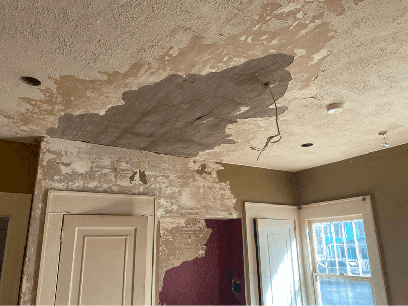 Historical bungalow before renovation 8